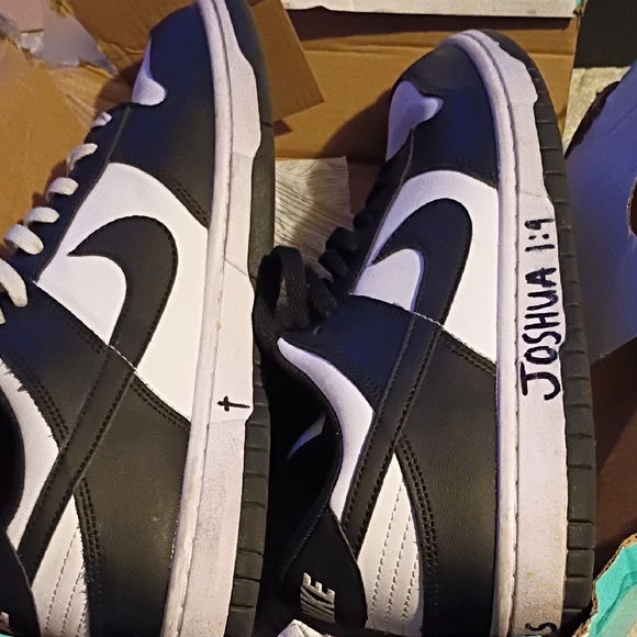 Nike Black and White Men's Sneakers - Picture 3 of 7